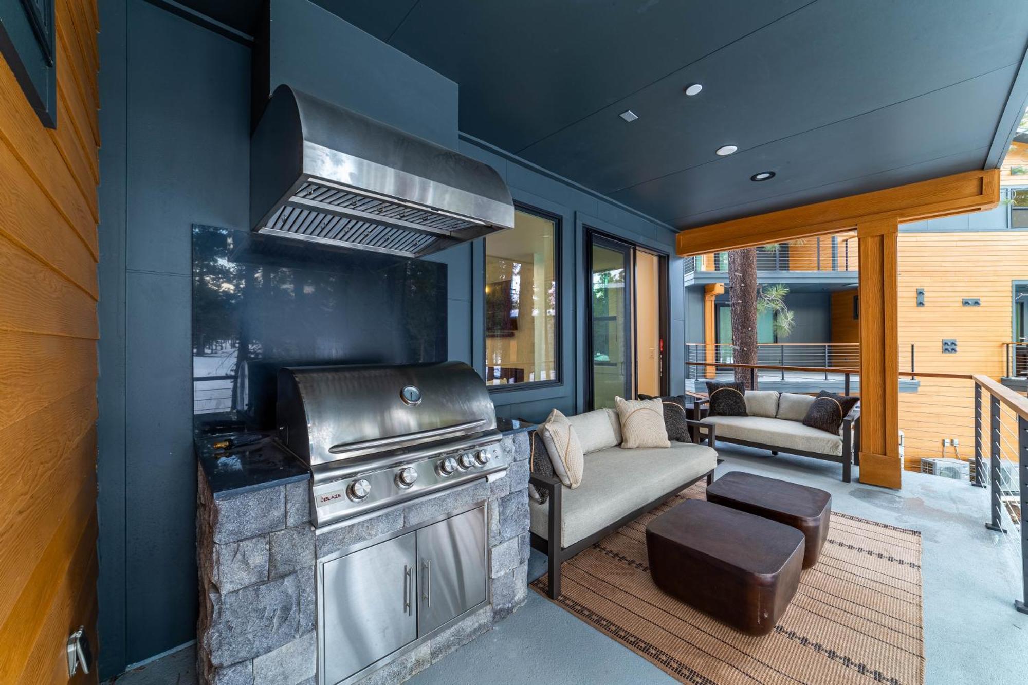 Spectacular New 4br Townhome: Garage, Jacuzzi, Bbq * Mammoth Lakes