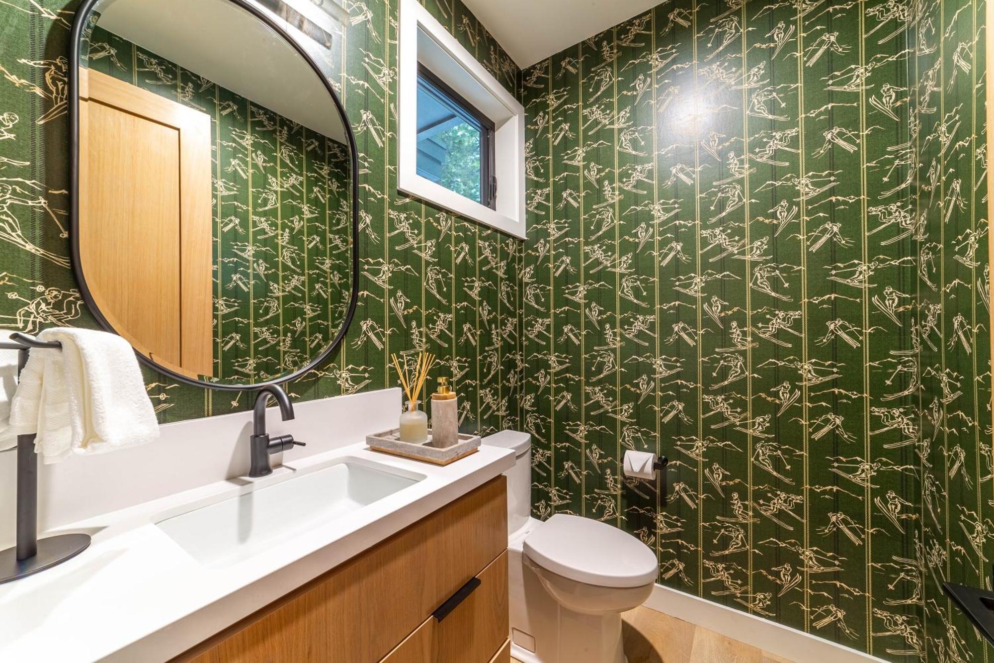 Holiday home Spectacular New 4br Townhome: Garage, Jacuzzi, Bbq *